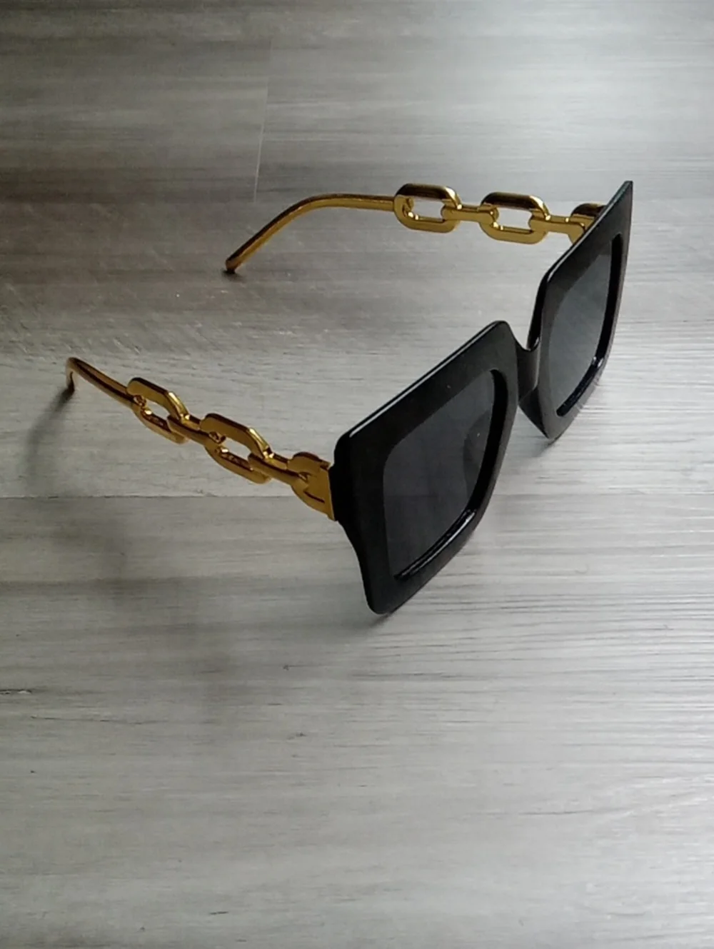 BRAND NEW NWT Black & Gold Tone Accent Large Frame Sunglasses